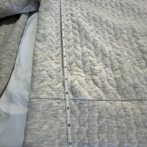 Mock neck Quilted RBX Performance Pullover - Picture 3 of 4